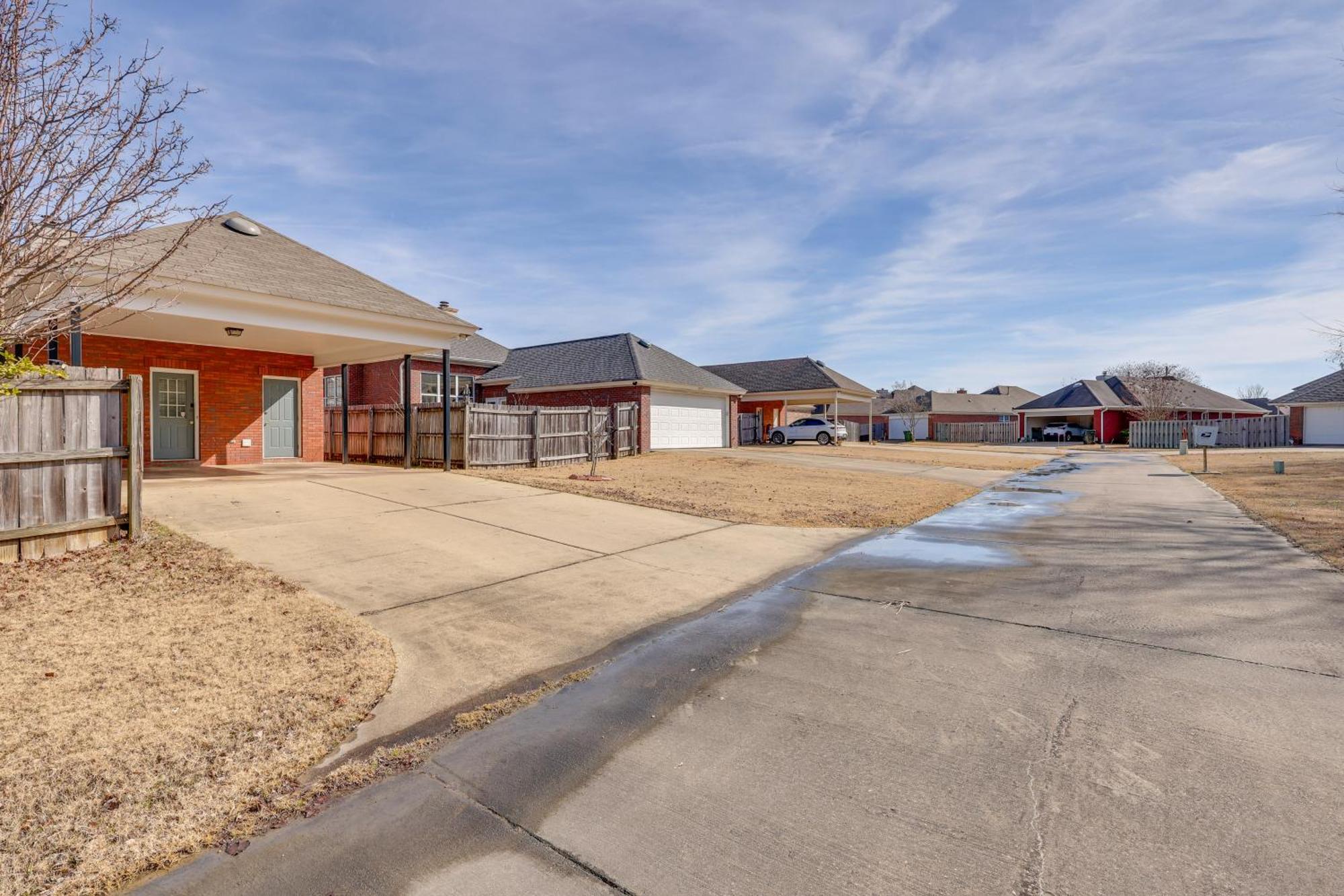 Home With Fenced Yard About 12 Mi To Dtwn Montgomery Exterior foto